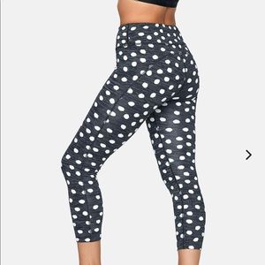 Outdoor Voices Polka Dot 3/4 Tech Sweat Leggings